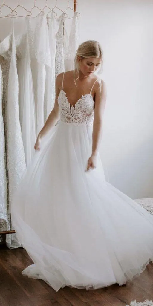 Backless Lace/Tulle Beach Wedding Dress Fashion Bridal Gown WD432