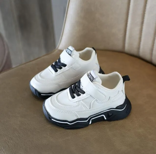 Children's sports shoes with soft soles, fashionable non-slip running sports shoes