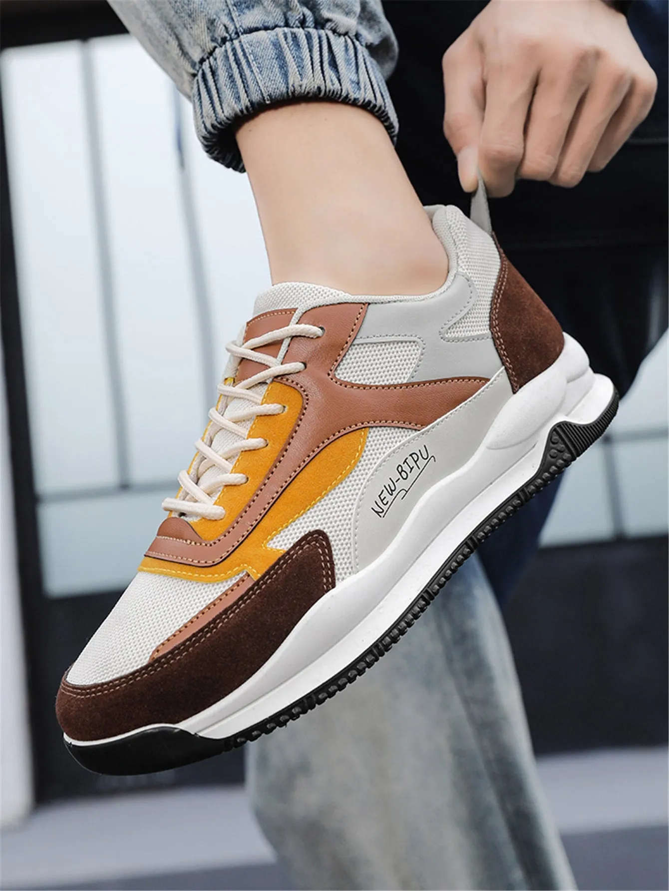 Men Colorblock Letter Graphic Lace-up Front Running Shoes