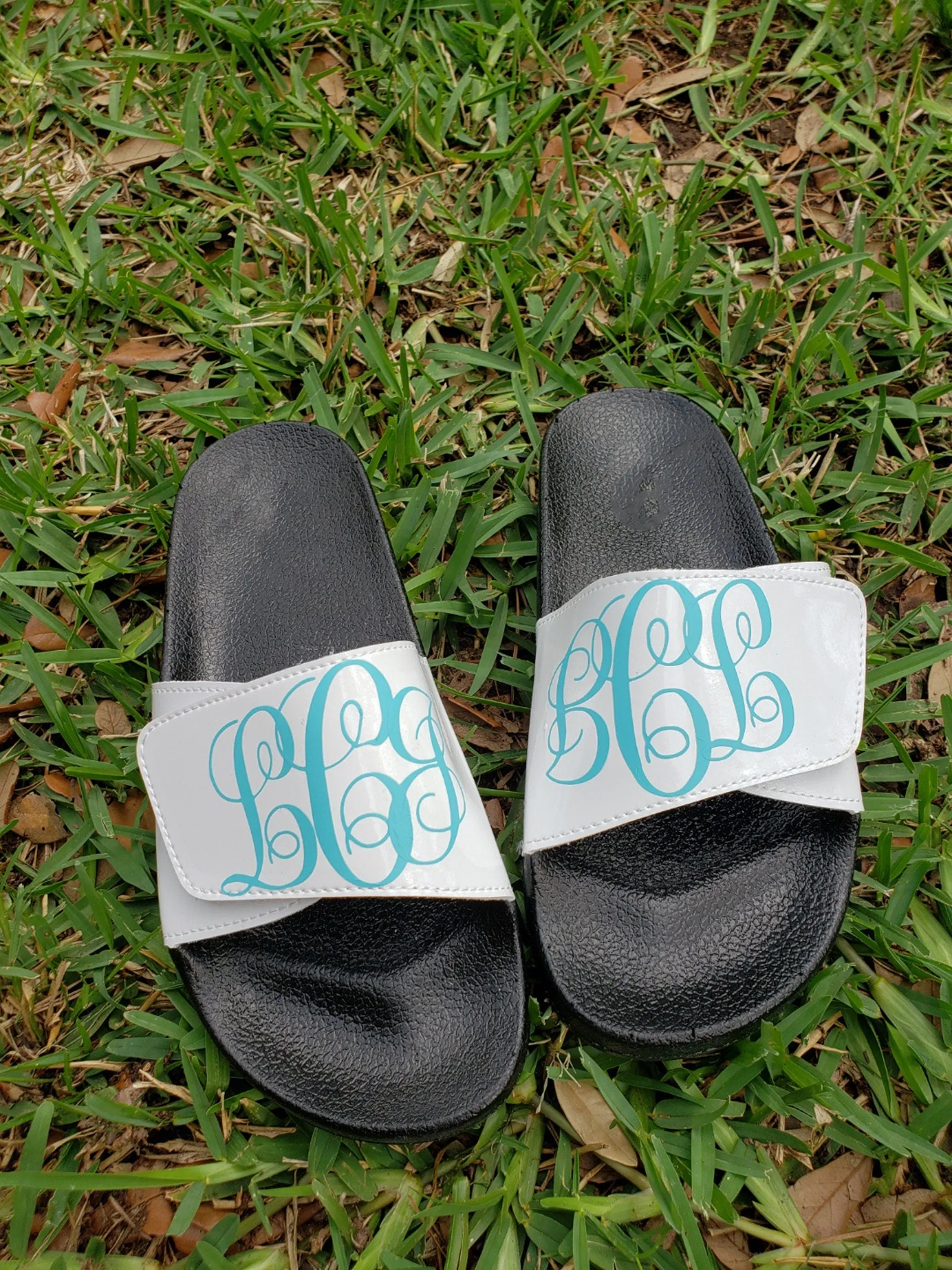 monogramed slippers/  Personalized  Slippers / monogramed slippers/summer slippe