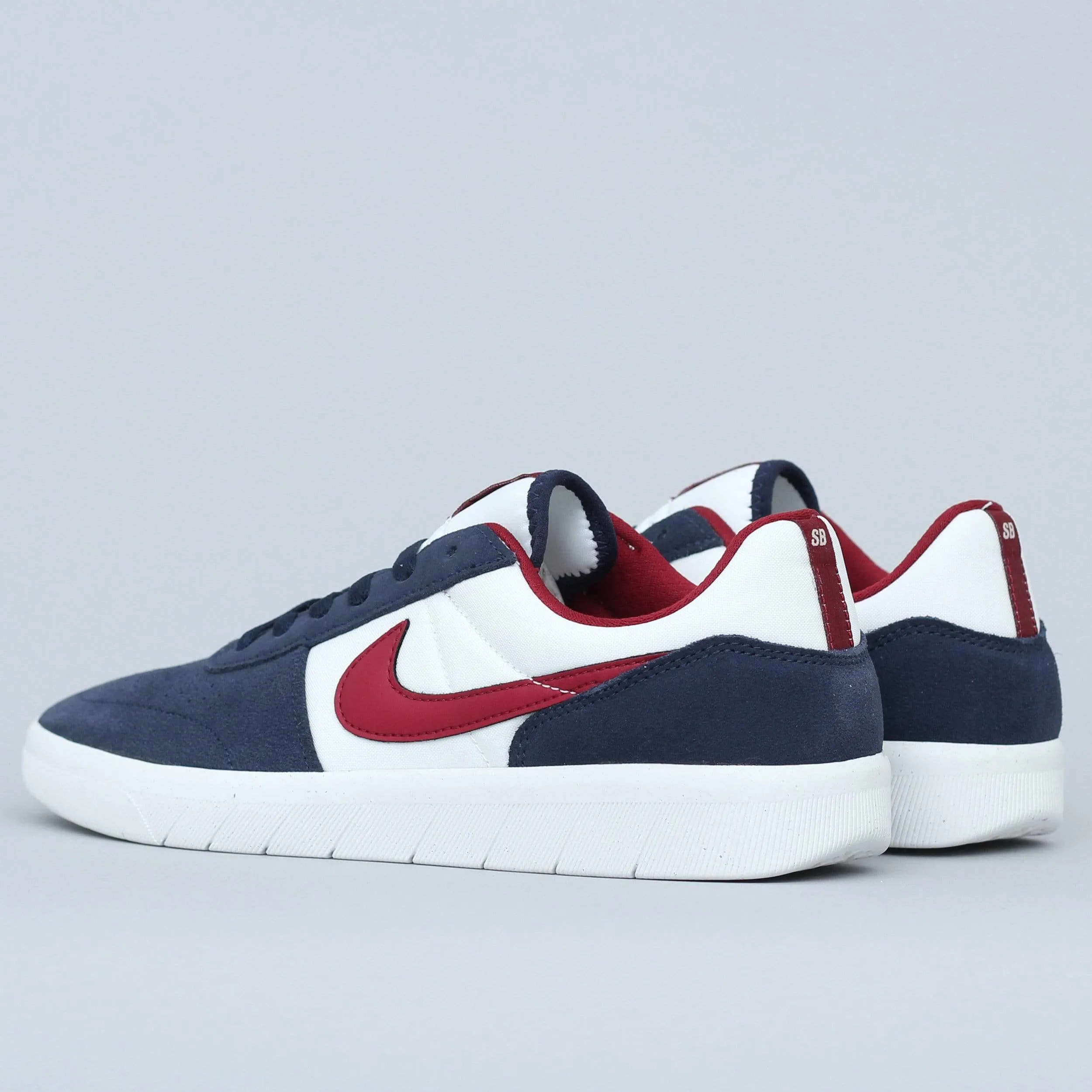 Nike SB Team Classic Shoes Obsidian / Team Red - Summit White