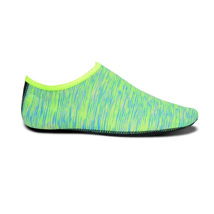 Non-slip Plastic Grain Texture Thick Cloth Sole Printing Diving Shoes and Socks, One Pair(Green Lines)