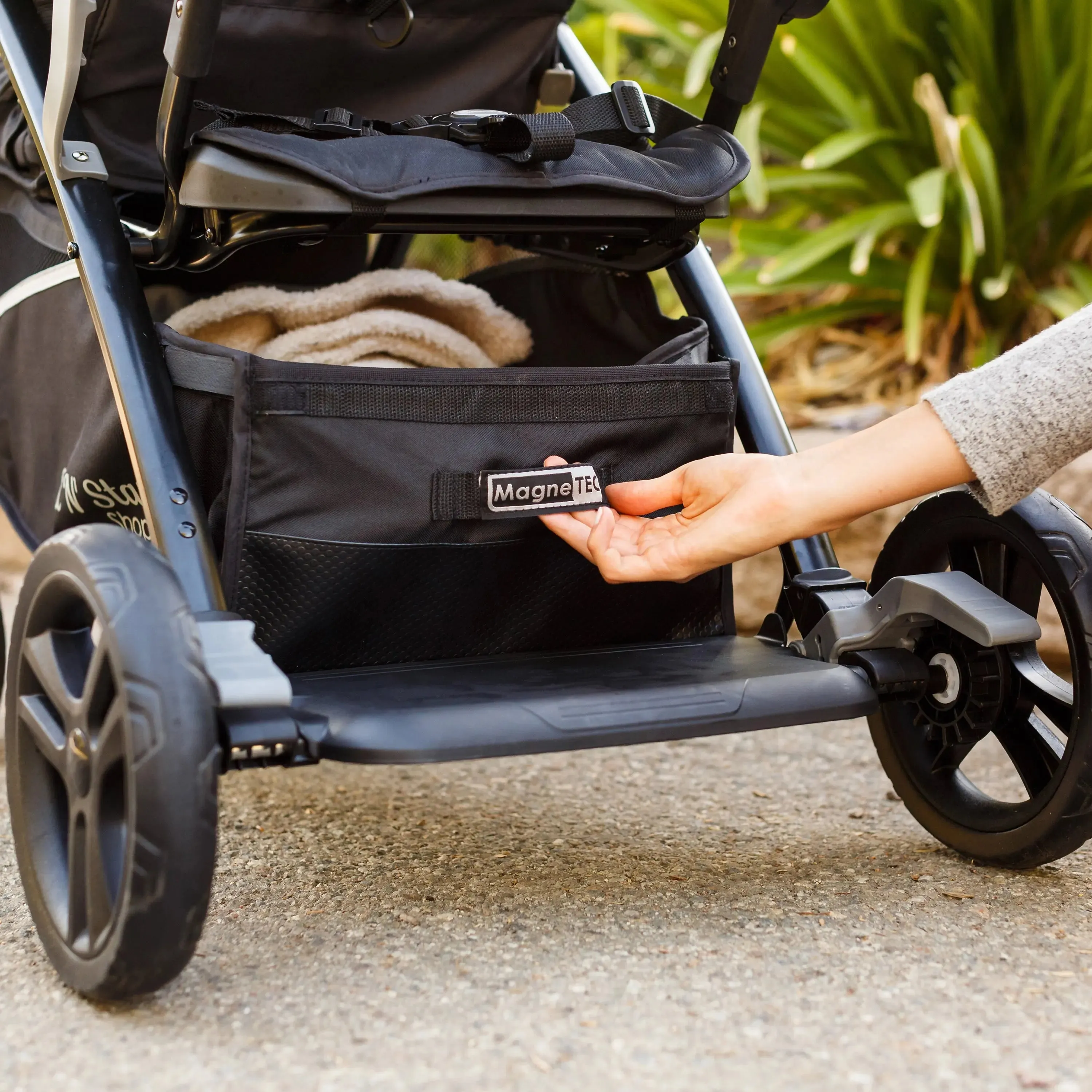 Sit N Stand® 5-in-1 Shopper Travel System with Ally™ 35 Infant Car Seat