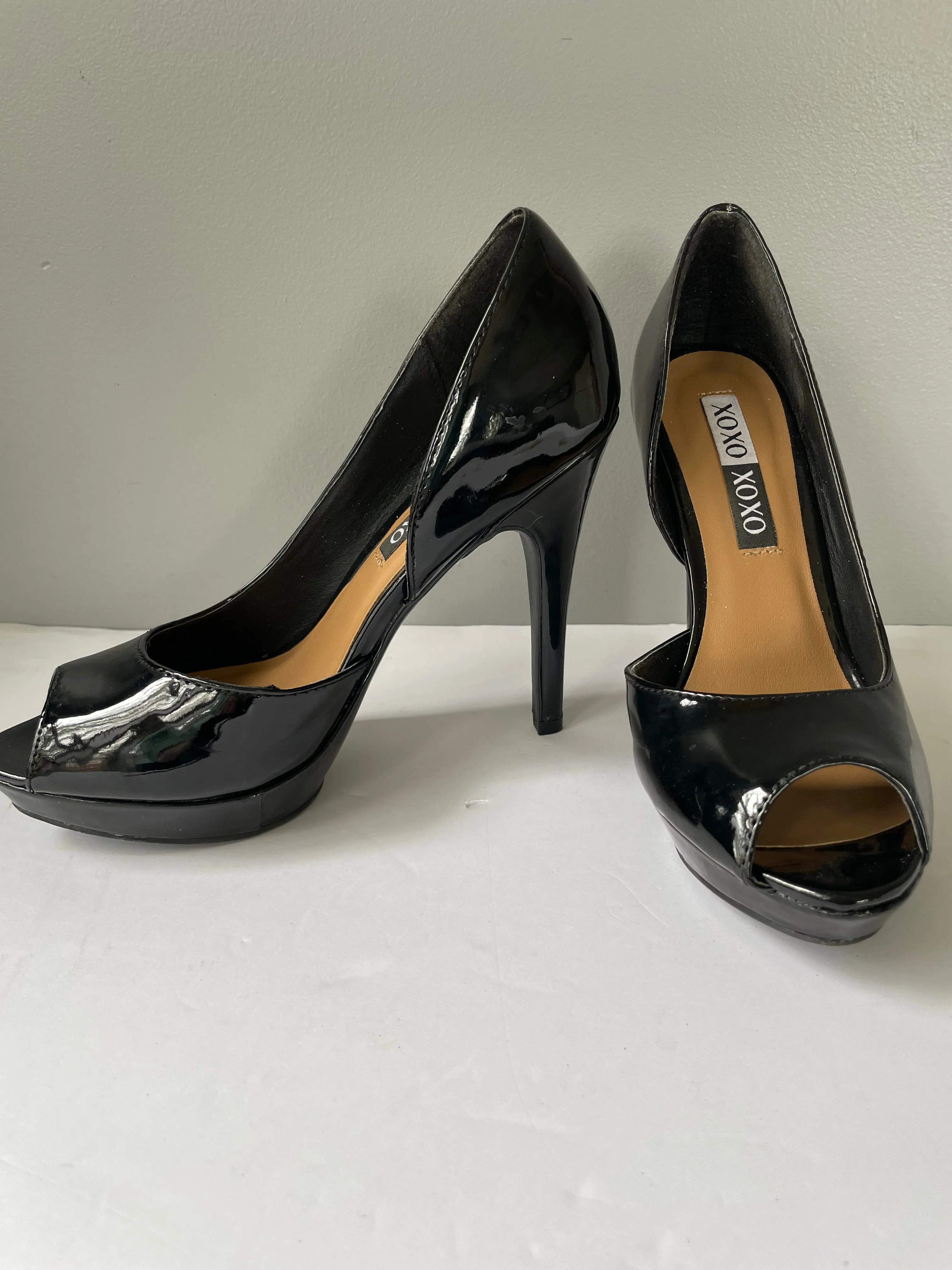 Womens By XOXO Black Peep Toe High Heel Platform Pumps Size 8M 5” Heel